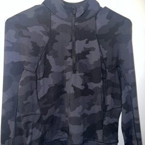 It’s Rulu Run Cropped Half Zip, Heritage 365 Camo Deep Coal Multi